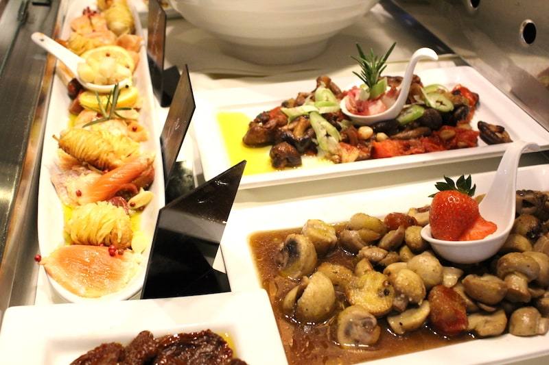 Antipasti in der Vitrine