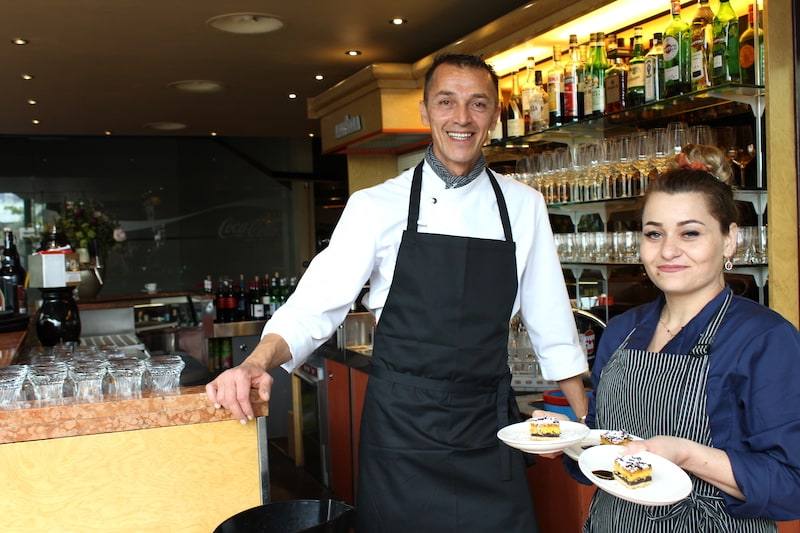 Service mit Dolce an der Bar